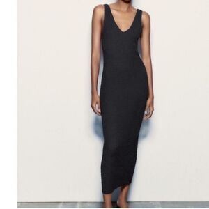 Zara Gray Textured Fitted Midi Dress(Size Large)